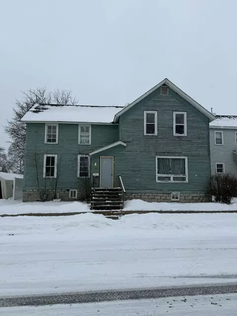 916 Miller St, Marinette, WI 54143