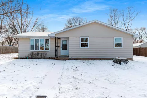 621 W 7th St, Kaukauna, WI 54130