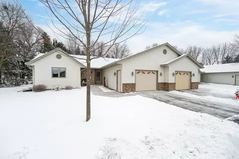 24 Riverside Ct, Fond Du Lac, WI 54935