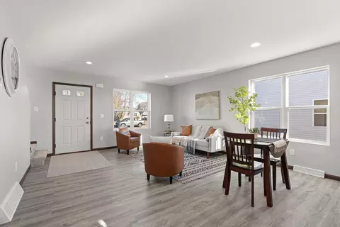 Living - 427 Scott St, Ripon, WI 54971 photo 1 of 3