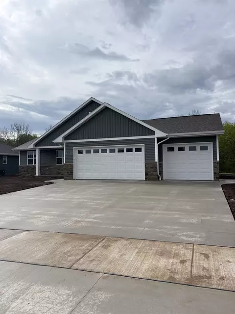 1719 Betty Jean Ln, Green Bay, WI 54313