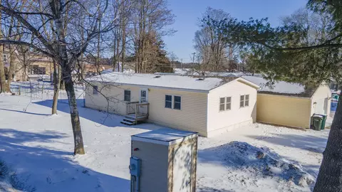 705 Cleveland Ave, Wild Rose, WI 54984