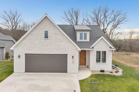 1780 Bobby Jones Dr, De Pere, WI 54115