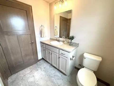 Bath - n9036 Cedar Ct, Menasha, WI 54952 photo 3 of 3