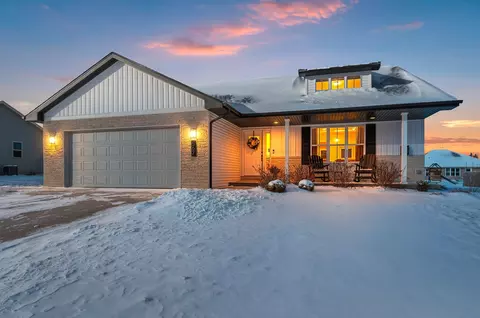 567 Eagle Dr, Oconto Falls, WI 54154