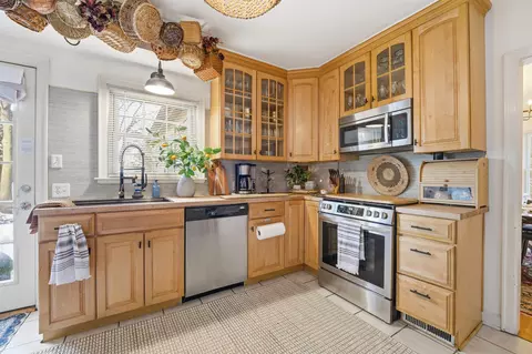 Kitchen - 614 E Grant St, Appleton, WI 54911 photo 2 of 3