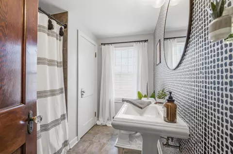 Bath - 614 E Grant St, Appleton, WI 54911 photo 4 of 8