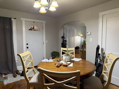Entry Way - 324 E Pacific St, Appleton, WI 54911 photo 1 of 2
