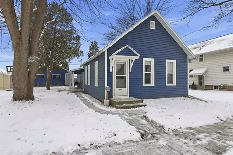 517 W 6th St, Kaukauna, WI 54130