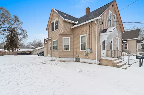 945 Velp Ave, Green Bay, WI 54303