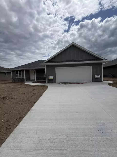925 Constellation Way, Marinette, WI 54143