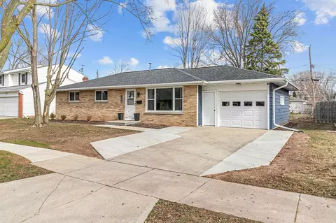1170 Raleigh St, Green Bay, WI 54304