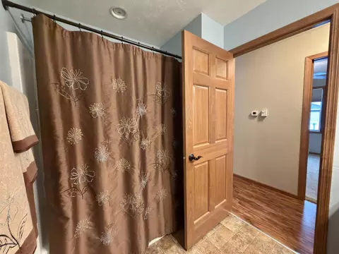 Bath - 264 Jasmine Dr, Berlin, WI 54923 photo 2 of 4