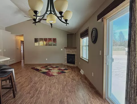 Living - 264 Jasmine Dr, Berlin, WI 54923 photo 5 of 5