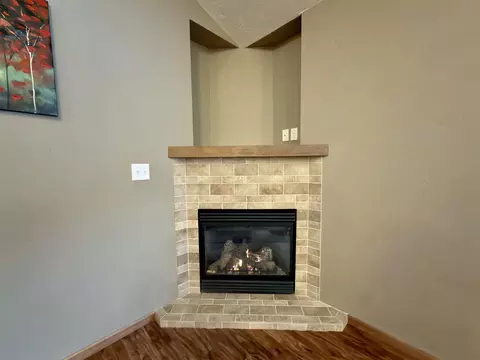 Living - 264 Jasmine Dr, Berlin, WI 54923 photo 3 of 5