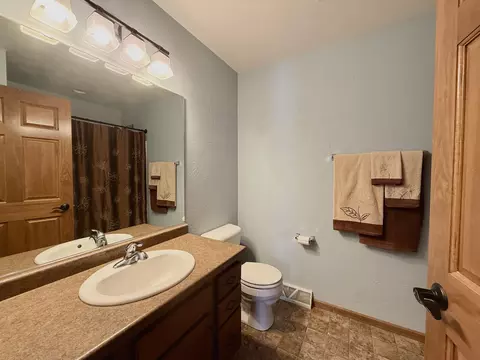Bath - 264 Jasmine Dr, Berlin, WI 54923 photo 1 of 4