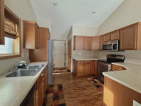 Kitchen - 264 Jasmine Dr, Berlin, WI 54923 photo 2 of 4