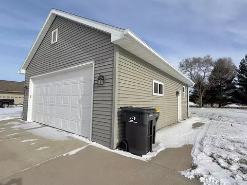 Exterior - 264 Jasmine Dr, Berlin, WI 54923 photo 9 of 20