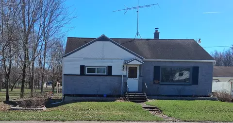 515 E Groninger St, Suring, WI 54174