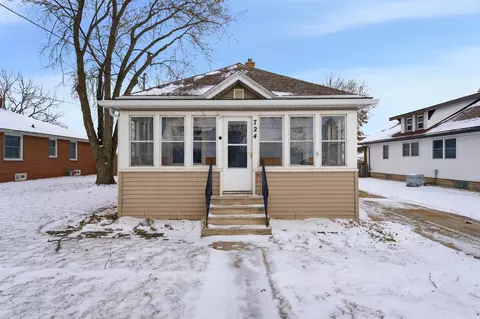 724 2nd St, Menasha, WI 54952