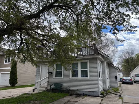 1028 Stuart St, Green Bay, WI 54301
