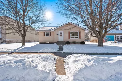 1717 Daggett St, Marinette, WI 54143