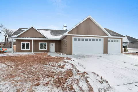 445 W Papermill Run, Kimberly, WI 54136