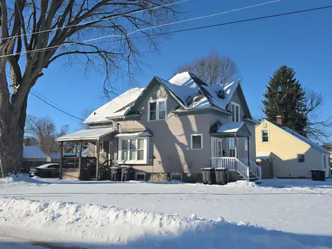 516 E Dall St, Shawano, WI 54166