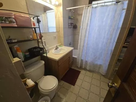 Bath - 516 E Dall St, Shawano, WI 54166 photo 3 of 3