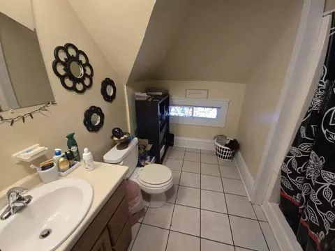 Bath - 516 E Dall St, Shawano, WI 54166 photo 1 of 3
