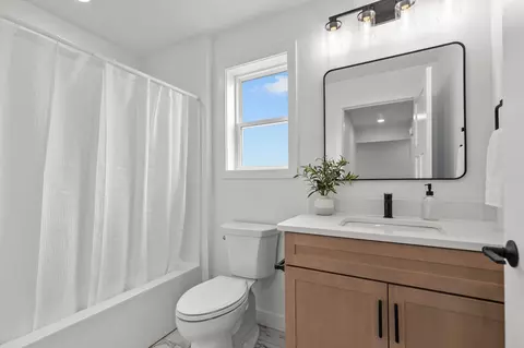 Bath - W5621 Tonys Way, Appleton, WI 54915 photo 3 of 5