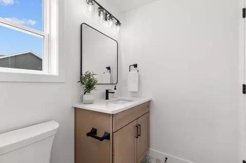Bath - W5621 Tonys Way, Appleton, WI 54915 photo 4 of 5