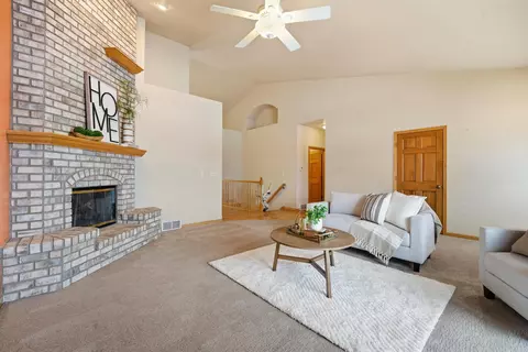 Living - n194 Eastowne Lane, Appleton, WI 54915 photo 4 of 5