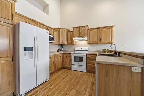 Kitchen - n194 Eastowne Lane, Appleton, WI 54915 photo 2 of 4