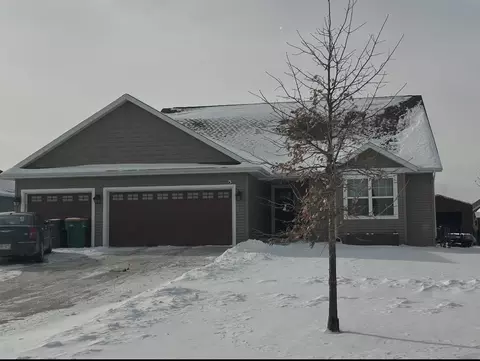 432 S Country Ln, Fond Du Lac, WI 54937
