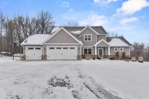 4982 Potters Xing, Pulaski, WI 54162