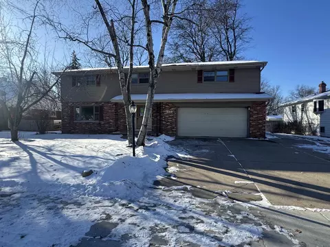 816 Ridgeway Blvd, De Pere, WI 54115