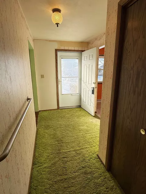 Entry Way - 16 Ramlen Ct, Appleton, WI 54915 photo 2 of 2