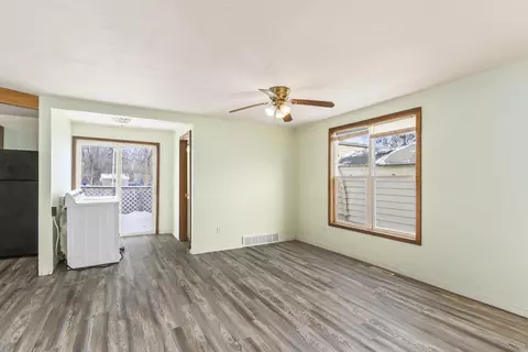 Living - 1508 E Wisconsin Ave, Appleton, WI 54911 photo 3 of 6