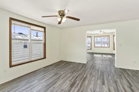 Living - 1508 E Wisconsin Ave, Appleton, WI 54911 photo 4 of 6