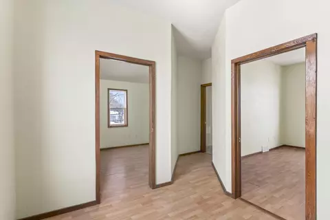Entry Way - 1508 E Wisconsin Ave, Appleton, WI 54911 photo 2 of 3