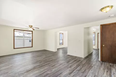 Living - 1508 E Wisconsin Ave, Appleton, WI 54911 photo 6 of 6