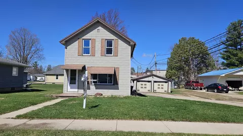213 W Wescott Ave, Shawano, WI 54166