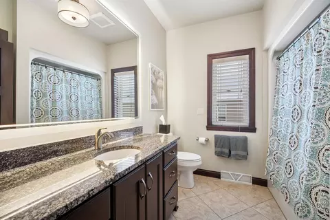 Bath - 6600 N Kurey Dr, Appleton, WI 54913 photo 4 of 5