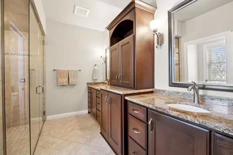 Bath - 6600 N Kurey Dr, Appleton, WI 54913 photo 2 of 5