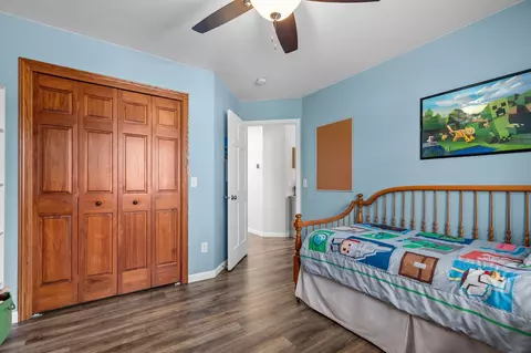 Bedroom - w5609 Jochmann Drive, Appleton, WI 54915 photo 6 of 9