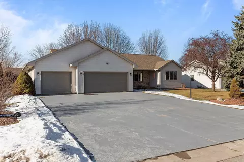 Exterior - w5609 Jochmann Drive, Appleton, WI 54915 photo 3 of 8