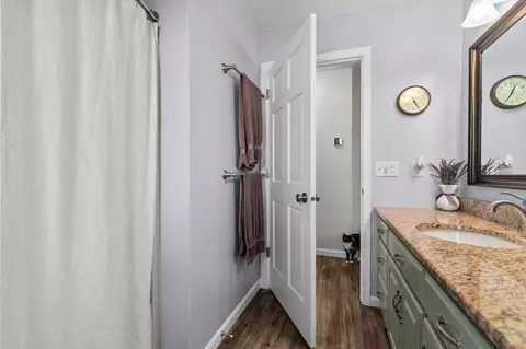 Bath - w5609 Jochmann Drive, Appleton, WI 54915 photo 5 of 7