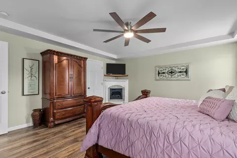 Bedroom - w5609 Jochmann Drive, Appleton, WI 54915 photo 4 of 9