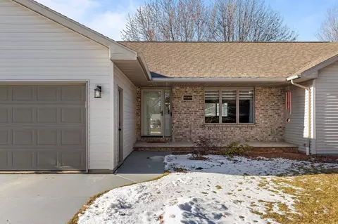 Exterior - w5609 Jochmann Drive, Appleton, WI 54915 photo 2 of 8